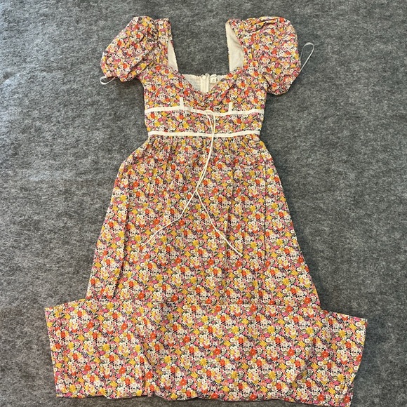 For Love And Lemons Dresses & Skirts - For Love & Lemons Floral Puff Sleeve Dress Size XS